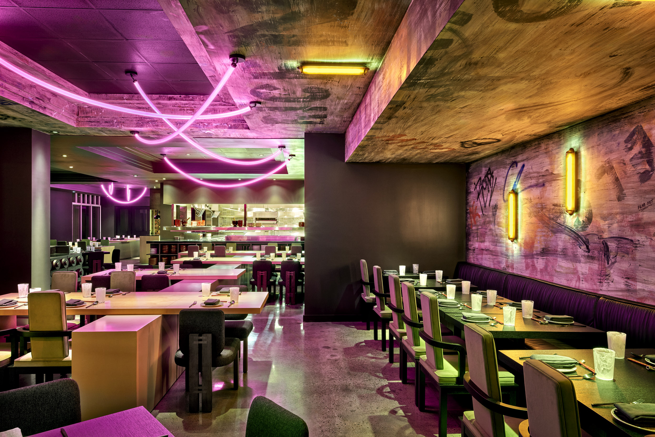 dining-graffiti-wall