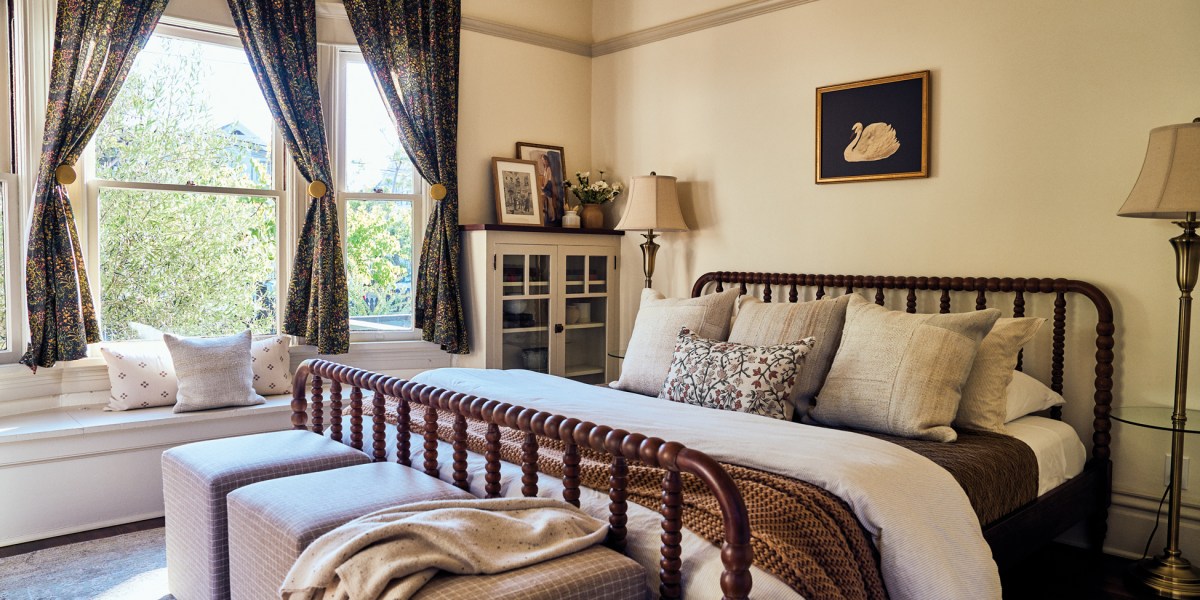 The Craft House Inn Lotus Suite Bedroom