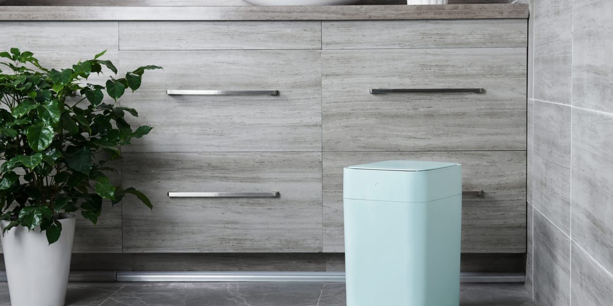Townew Smart Trash Can in Kitchen (0120)