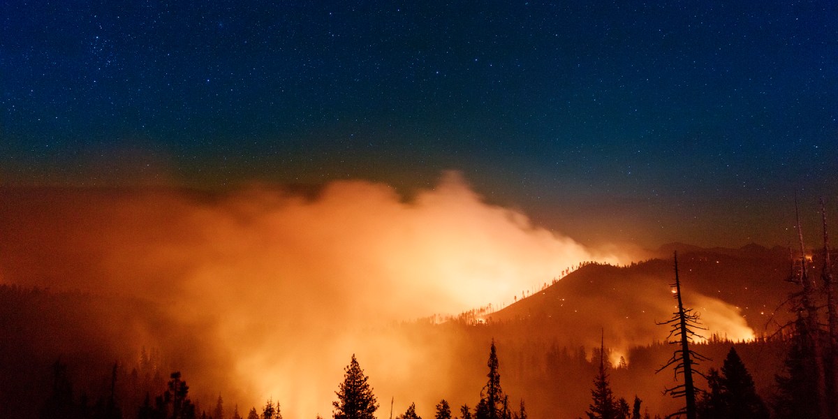 Wildfires Blaze in Southern California, Threatening Popular Tourist Areas