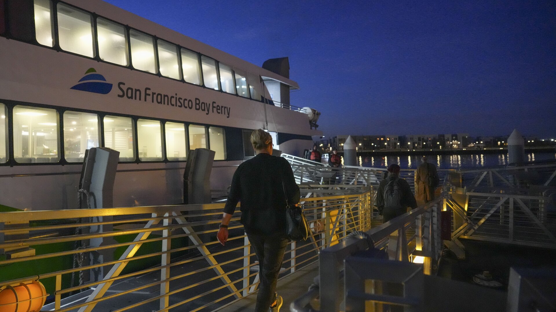 boarding-san-francisco-bay-ferry-in-the-evening