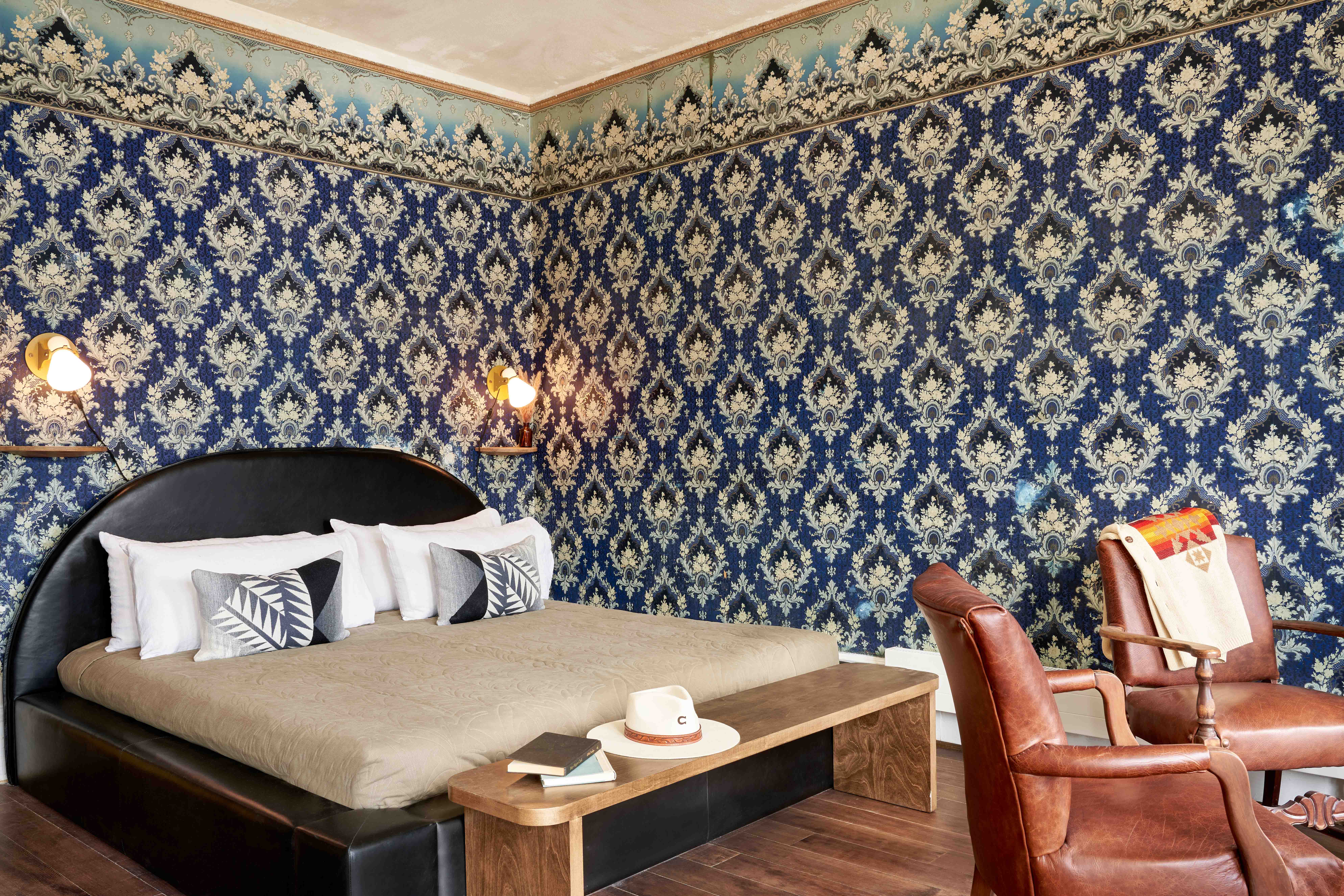 the-western-king-suite