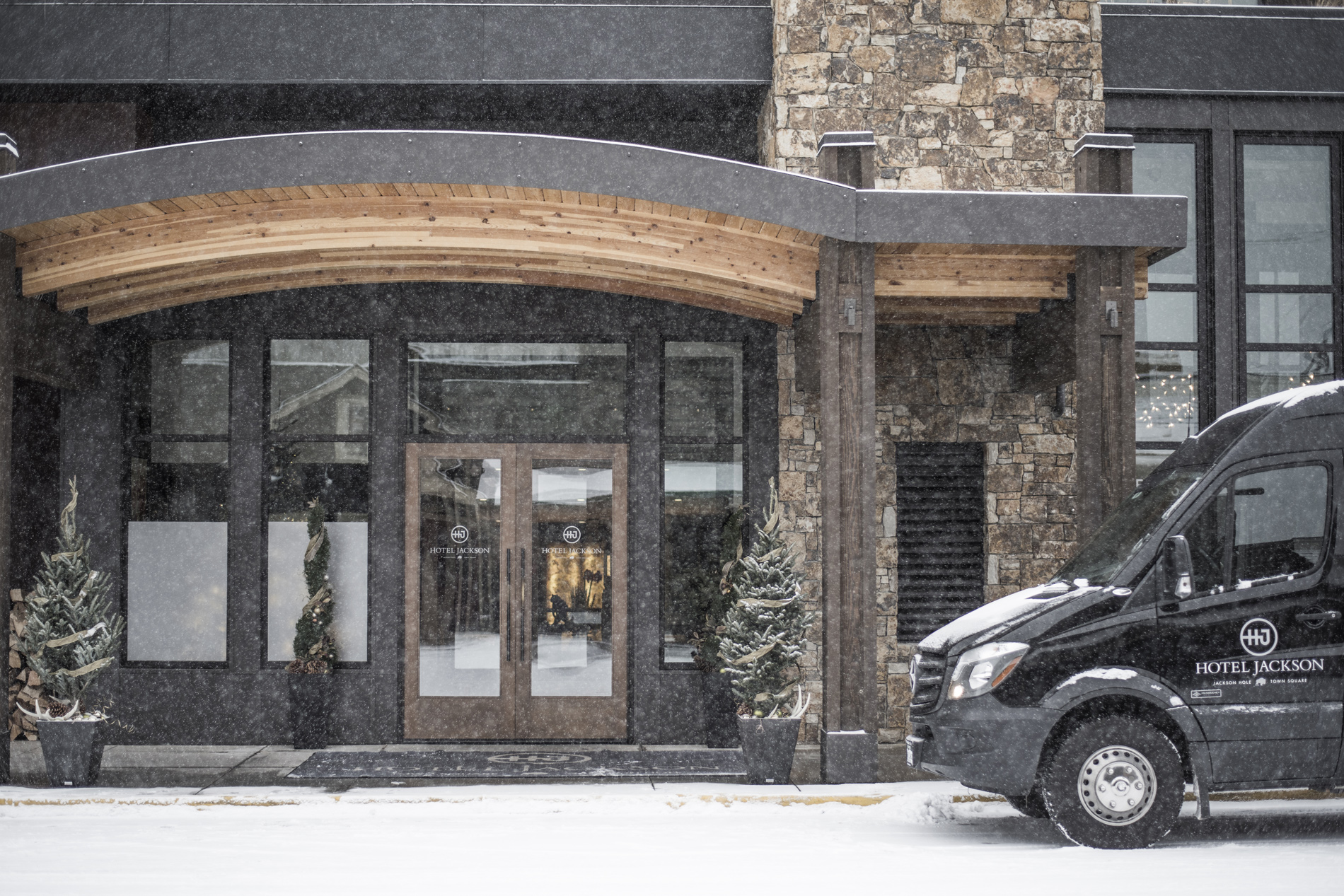 hotel-jackson-entrance