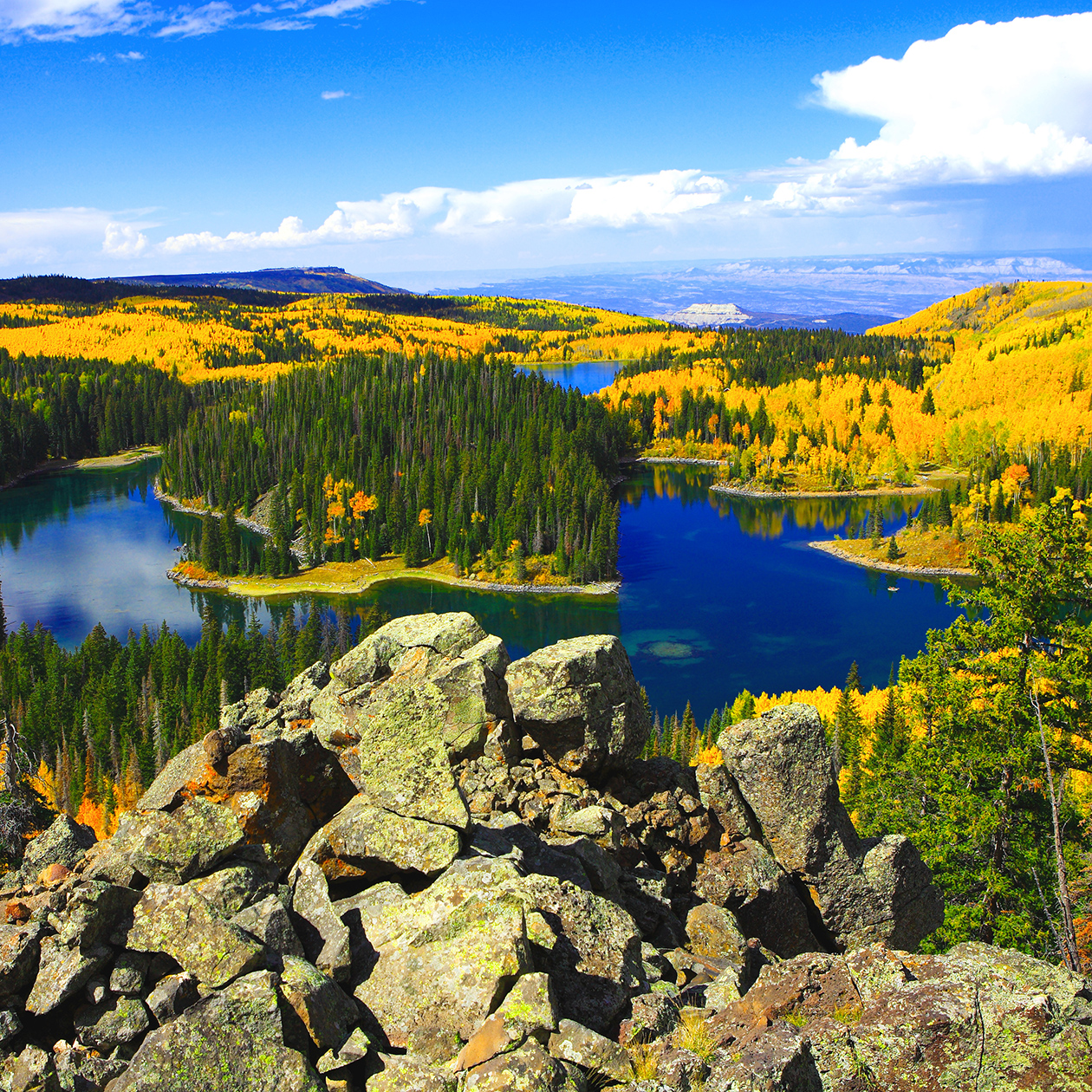 scenic-view-of-the-grand-mesa-the-largest-flat-top-mountain-in-the-world