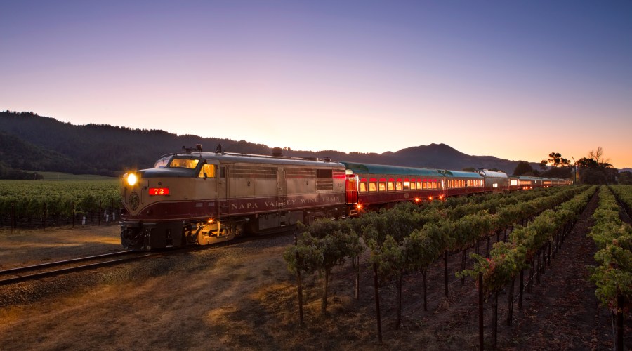 napa-winery-hopping-train-ride