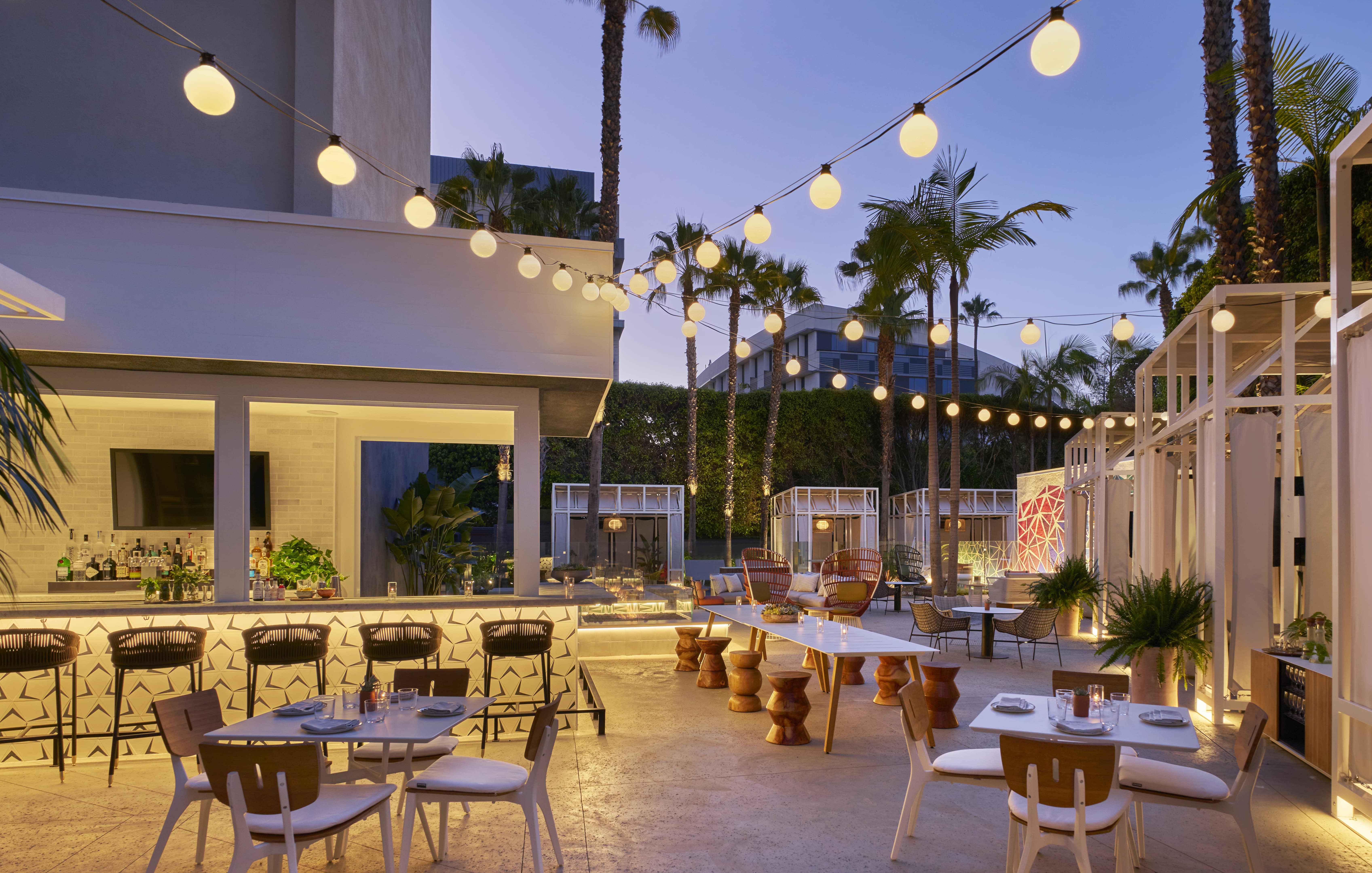 vsm_sugar_palm_patio_night_2-min