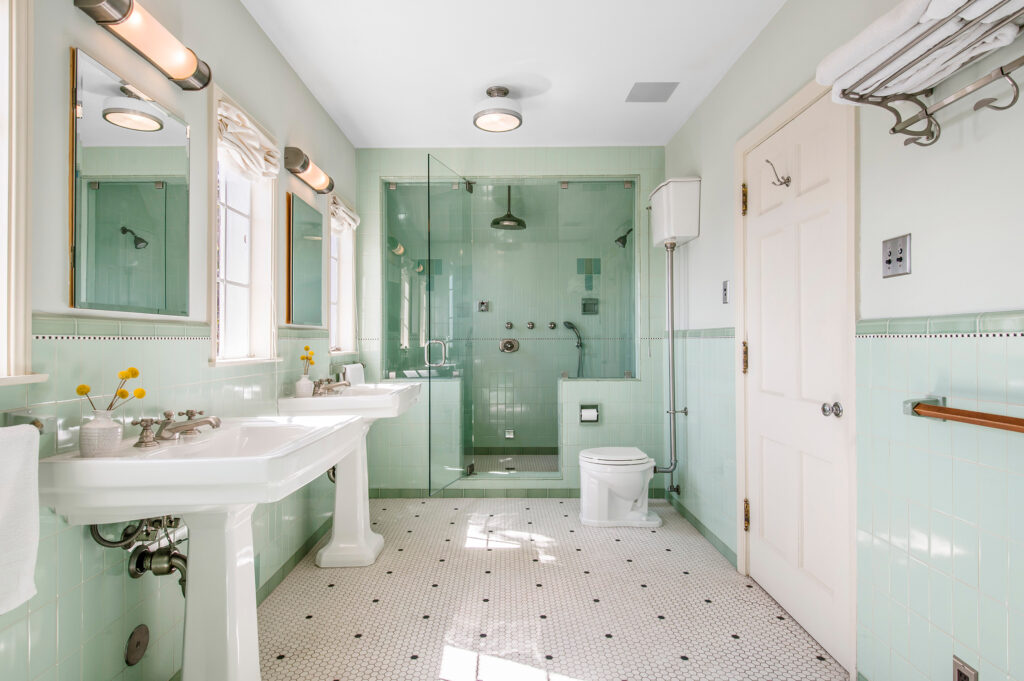 Walt Disney Los Feliz House Primary Bathroom