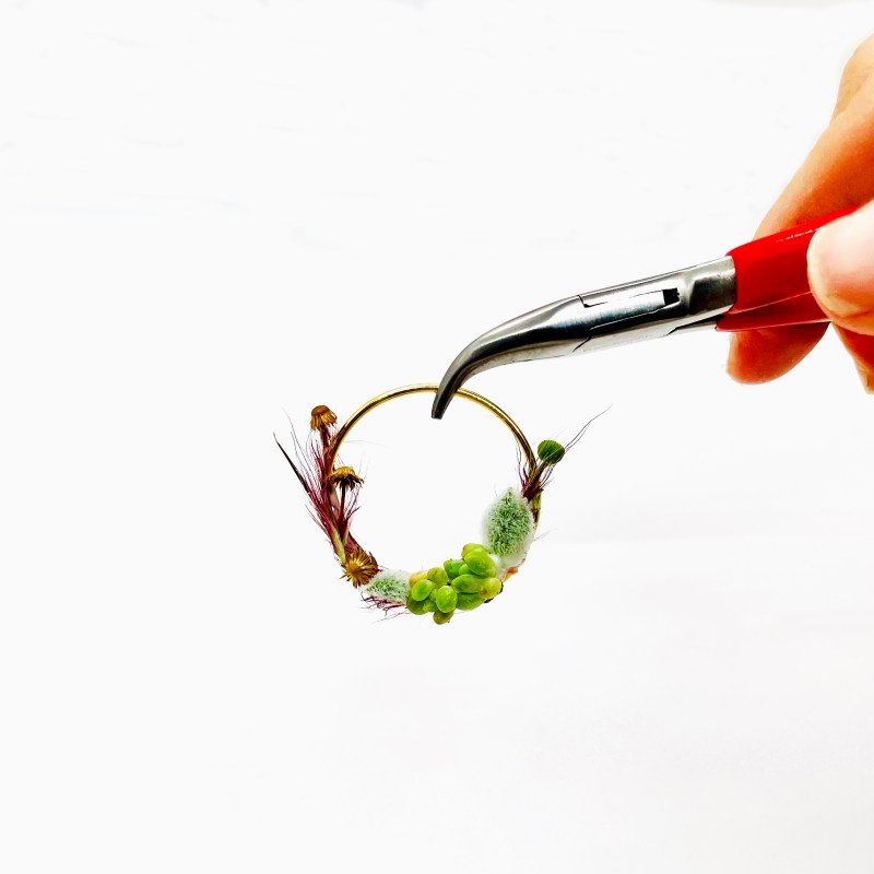 The Teeny, Tiny DIY Botanical Wreath That Will Impress Your #Minfluencer Friends