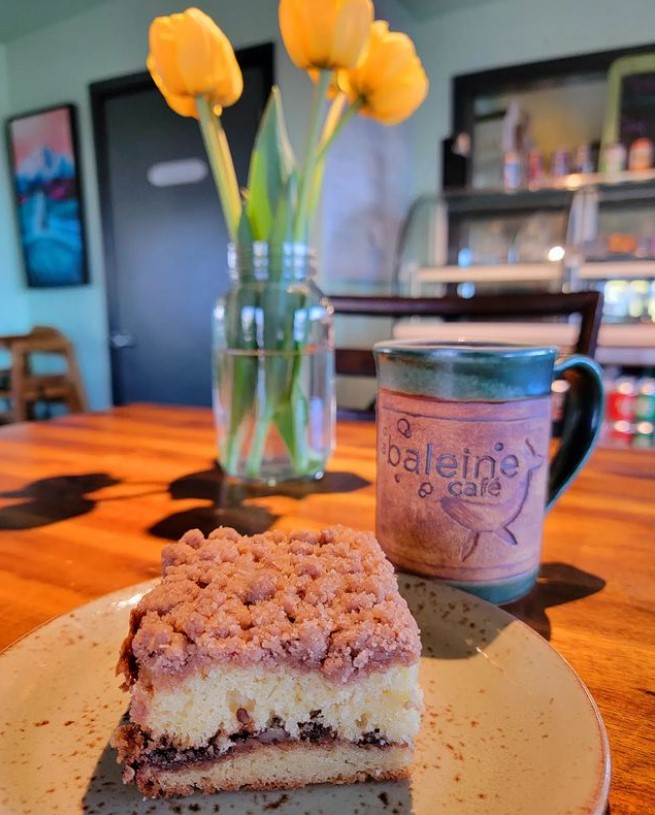 coffee-cake-fresh-out-of-the-oven