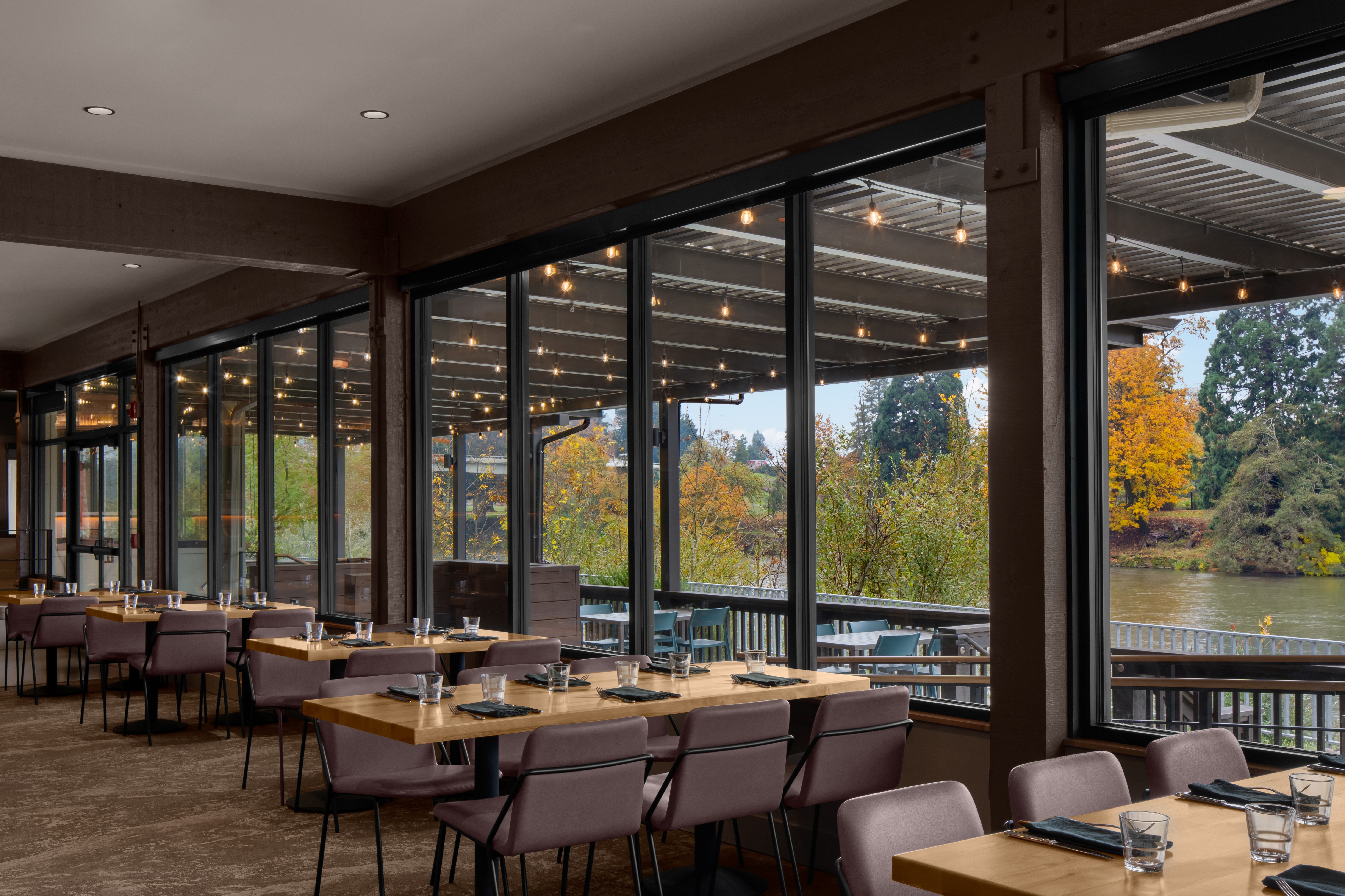 sweet-waters-on-the-river-at-valley-river-inn