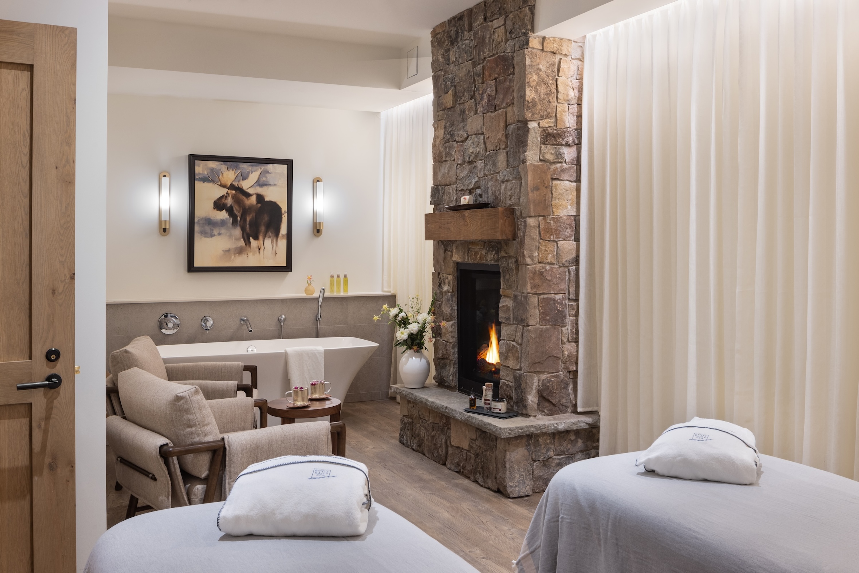 couples-treatment-room-at-the-body-sage-spa